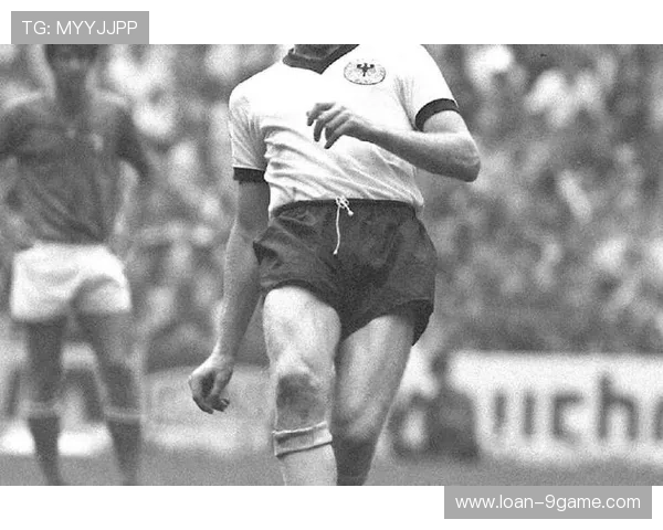 足球球星因扔啤酒瓶引发争议 社交媒体热议场面背后的真相 足球球星因扔啤酒瓶引发争议 社交媒体热议场面背后的真相